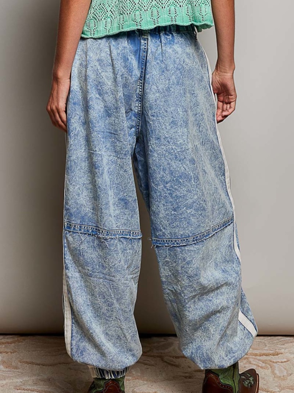 POL Mineral Wash Denim Stretchy Waist Floral Embroidered  Joggers Pants - Picture 8 of 10